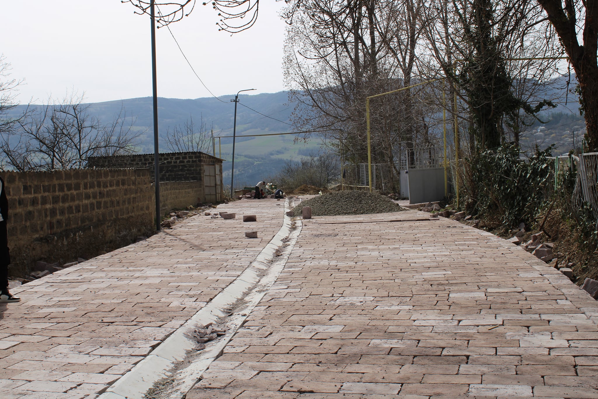 Բերդ քաղաքի Ն. Ստեփանյան փողոցի մի հատվածը հիմնովին վերանորոգվում և սալիկապատվում է