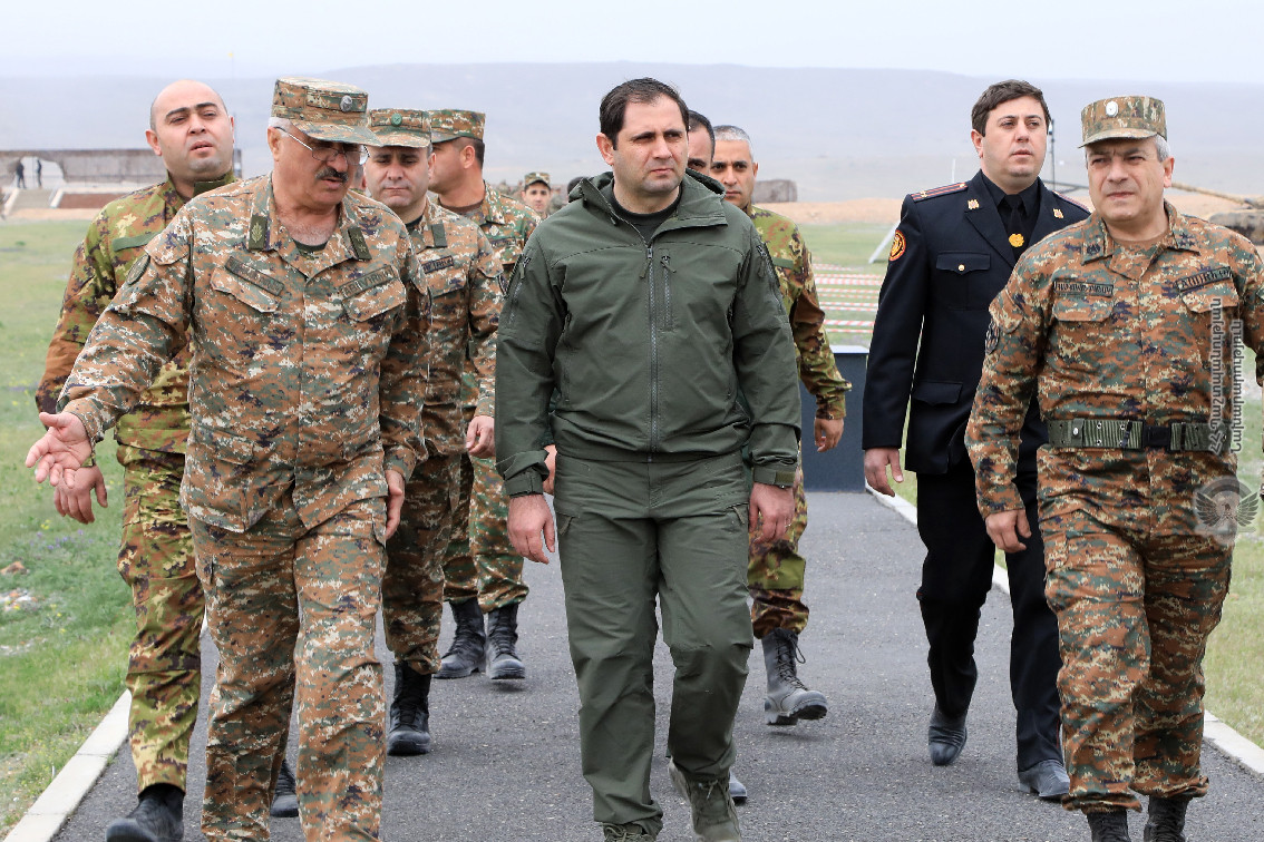 ՀՀ պաշտպանության նախարարը հետևել է մարտավարական զորավարժության կրակային փուլին