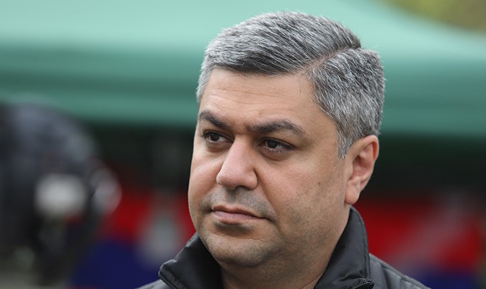 Շուրջ 3 օր է՝ Վանեցյանն Ազատության հրապարակում է