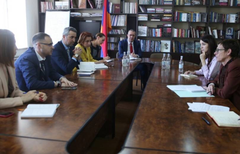 Ա․ Խզմալյանը և Ա․ Քոչարյանն ընդունել են Ա․ Լույոյին