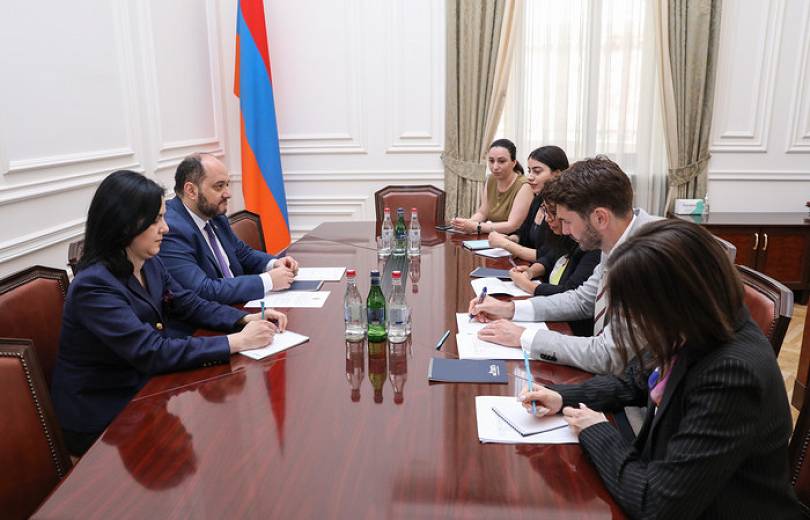 Ա․ Հարությունյանը հանդիպել է «Բաց կառավարման գործընկերություն» նախաձեռնության պատվիրակության հետ