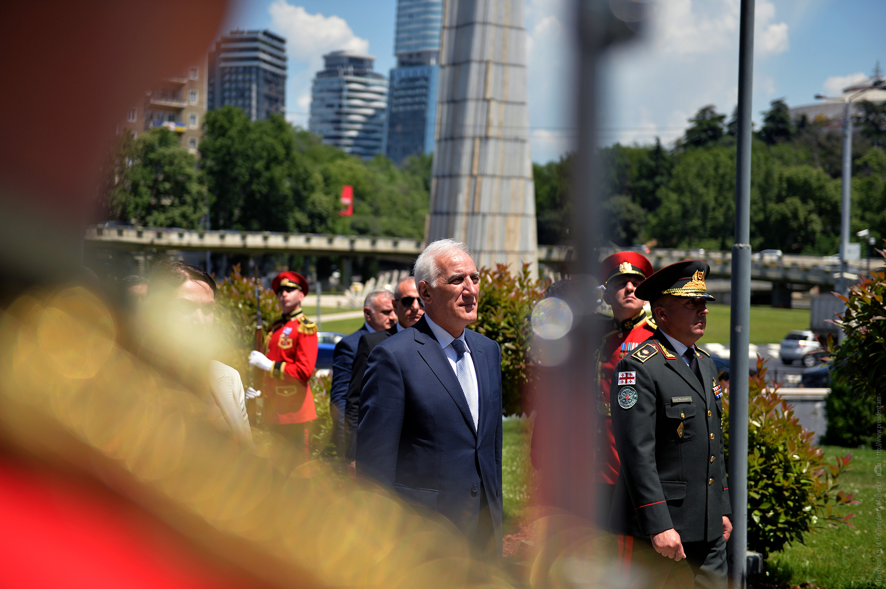 ՀՀ նախագահն այցելել է Թբիլիսիի «Հերոսների» հրապարակ 