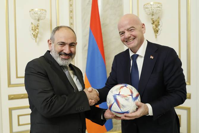 ՀՀ վարչապետն ընդունել է ՖԻՖԱ-ի նախագահին