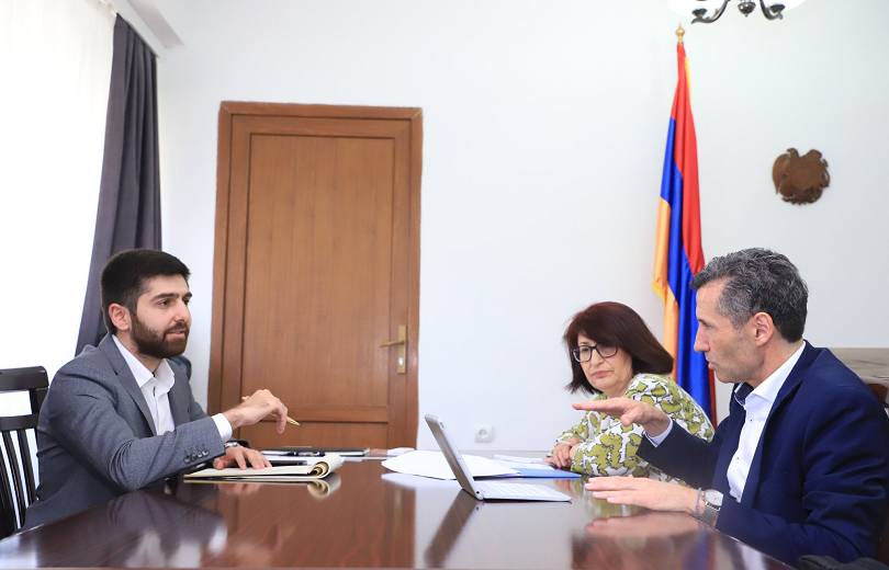 Ա․ Խոջոյանը հանդիպել է ՀՀ-ում Պարենի և գյուղատնտեսության կազմակերպության ներկայացուցչի հետ