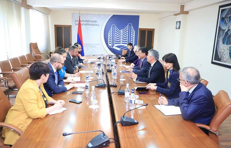 Վ․ Քերոբյանն ընդունել է Ասիական զարգացման բանկի փոխնախագահին