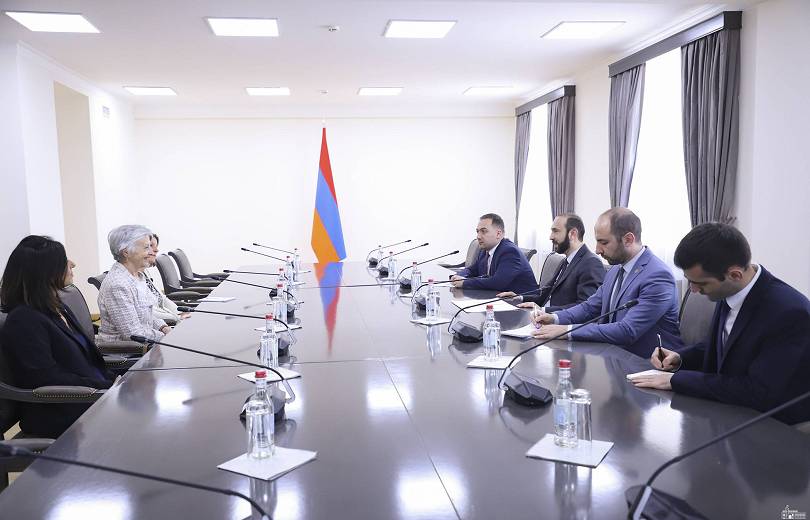 Ա․ Միրզոյանն ընդունել է Կ․ Բ․ Մալորիին
