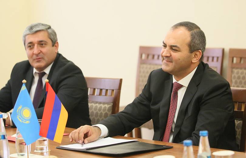 Ա․ Դավթյանը Մինսկում հանդիպում է անցկացրել Ղազախստանի գլխավոր դատախազի հետ