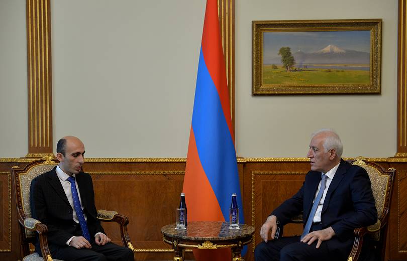 ՀՀ նախագահն ընդունել է Արցախի  պետական նախարար Ա․ Բեգլարյանին