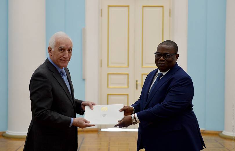 ՀՀ նախագահին հավատարմագրերն է հանձնել Բենինի նորանշանակ դեսպանը