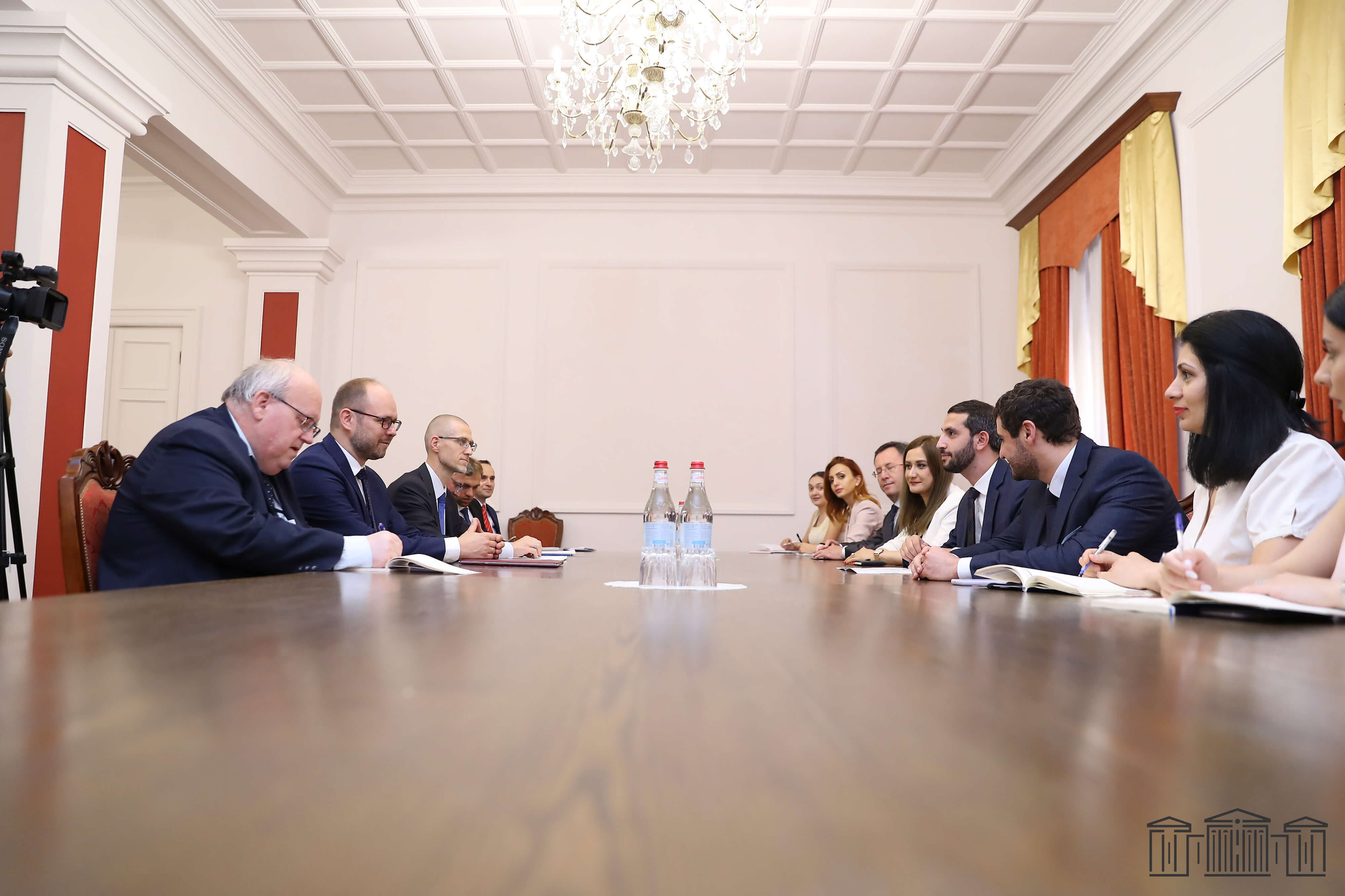 Ռ․ Ռուբինյանը հանդիպել է Լեհաստանի ԱԳ նախարարի տեղակալի հետ