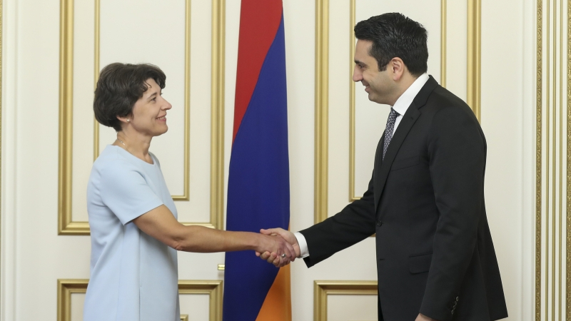 Ա․ Սիմոնյանն ընդունել է Էստոնիայի դեսպան Ռ․ Կալյուրանդին