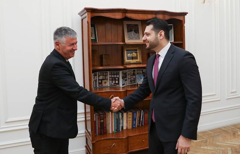 Հ․ Մաթևոսյանն ընդունել է ԱԶԲ hայաստանյան գրասենյակի տնօրենին 