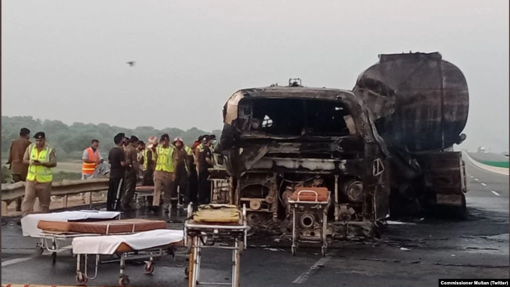 Պակիստանում ավտովթարի հետևանքով առնվազն 20 մարդ է զոհվել