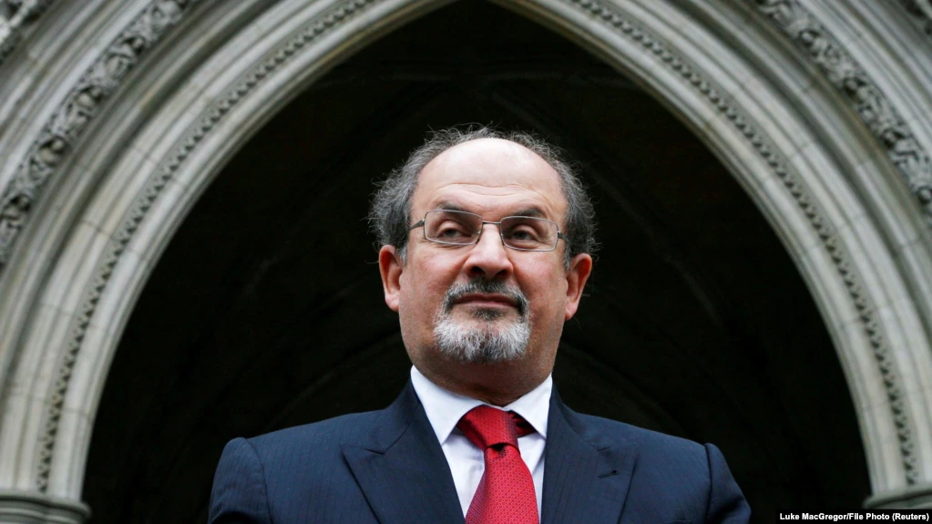 Սալման Ռուշդին հարձակումից հետո սկսել է ինքնուրույն շնչել