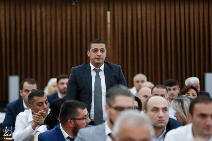 Արսեն Մակվեցյանը՝ Երևանի քաղաքապետարանի սպորտի և երիտասարդության հարցերի վարչության պետ