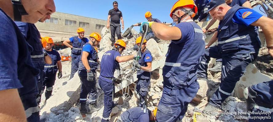 Փլատակներից փրկարարները դուրս են բերել ևս մեկ մարմին․ ԱԻՆ խոսնակ