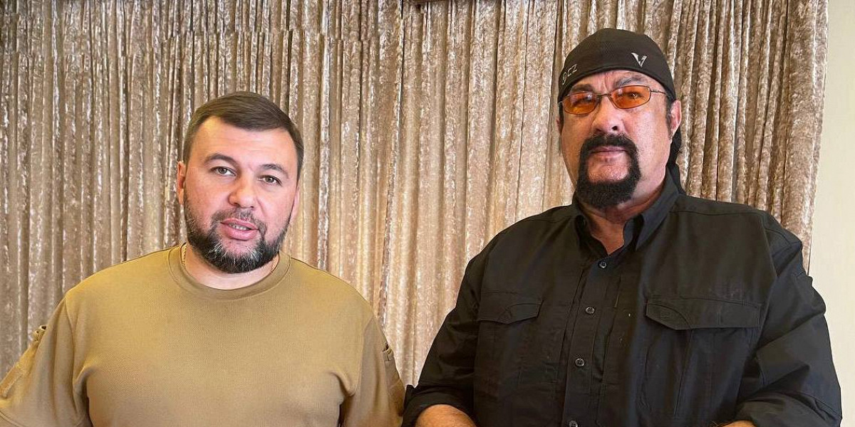 Սթիվեն Սիգալն այցելել է Ելենովկայի գաղութ, որտեղ մահացել են ուկրաինացի ռազմագերիները