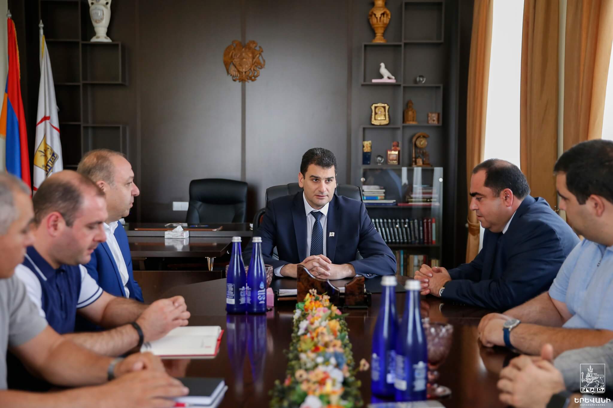 Քաղաքապետը ներկայացրել է Էրեբունի և Քանաքեռ-Զեյթուն վարչական շրջանների նոր ղեկավարներին