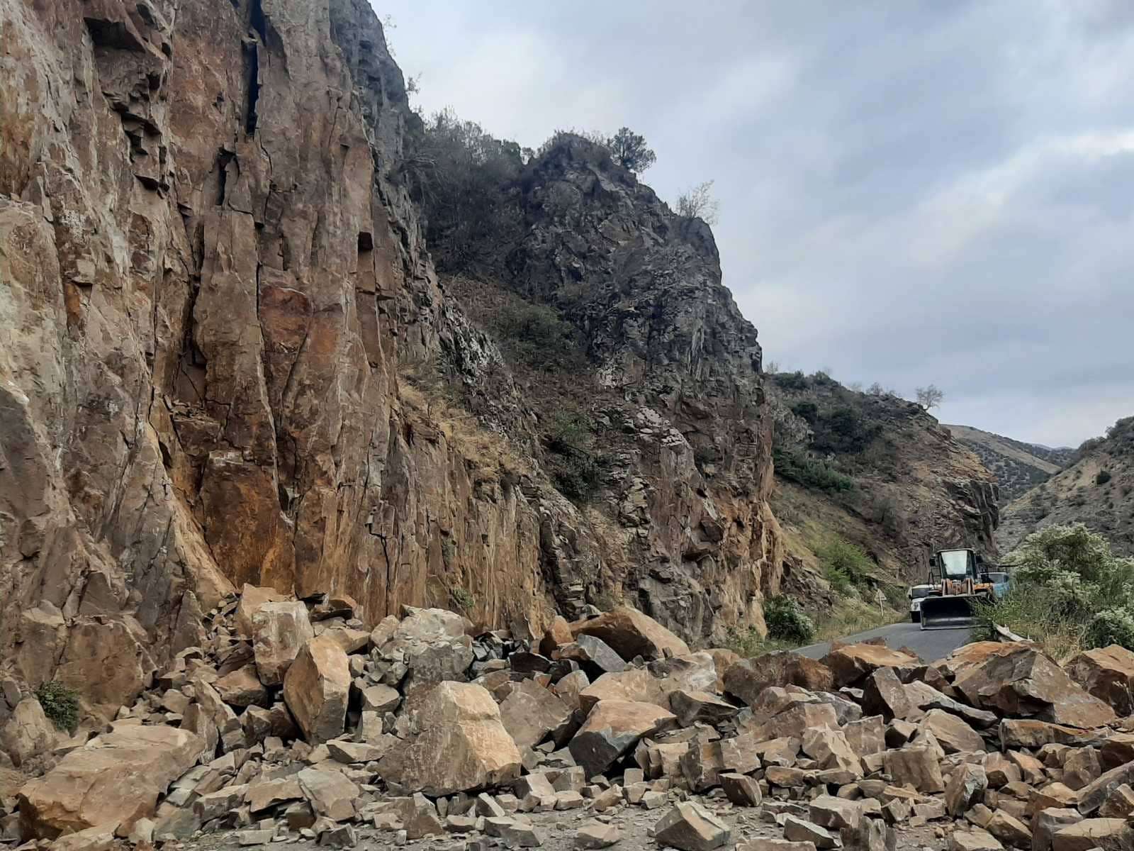 Քարաթափման պատճառով դեպի Ջերմուկ ճանապարհը փակ է