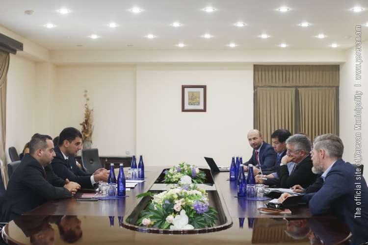 Քաղաքապետը հանդիպել է ՀՀ ԱԶԲ հայաստանյան գրասենյակի տնօրենի հետ