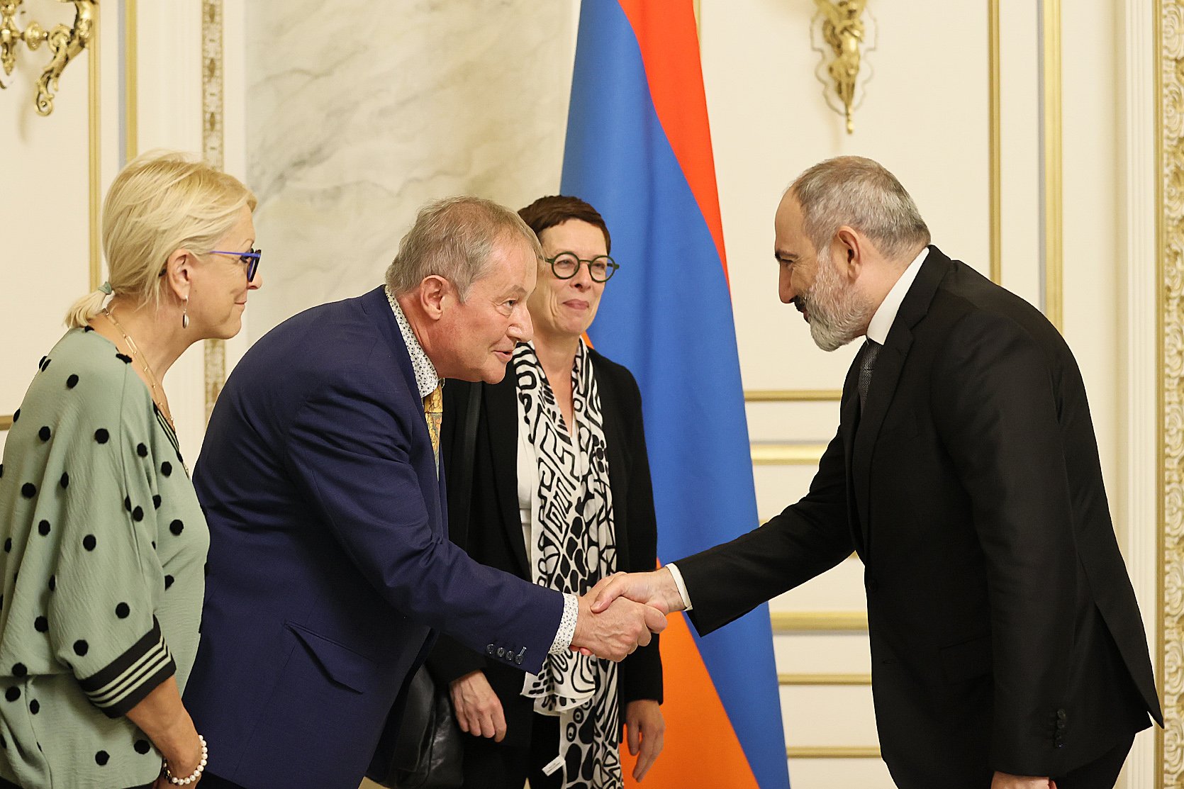 Փաշինյանն ընդունել է Ֆրանսիայի Սենատի Ֆրանսիա-Հայաստան բարեկամական խմբի ղեկավարին