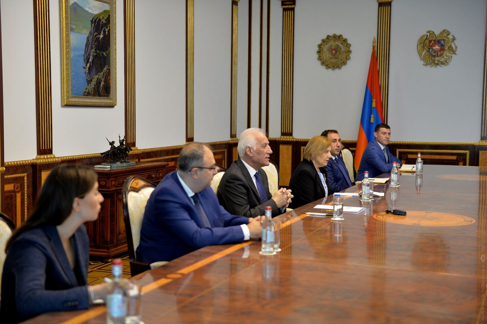 ՀՀ նախագահն ընդունել է Ֆրանսիայի Սենատի Ֆրանսիա-Հայաստան բարեկամական խմբի ղեկավարին