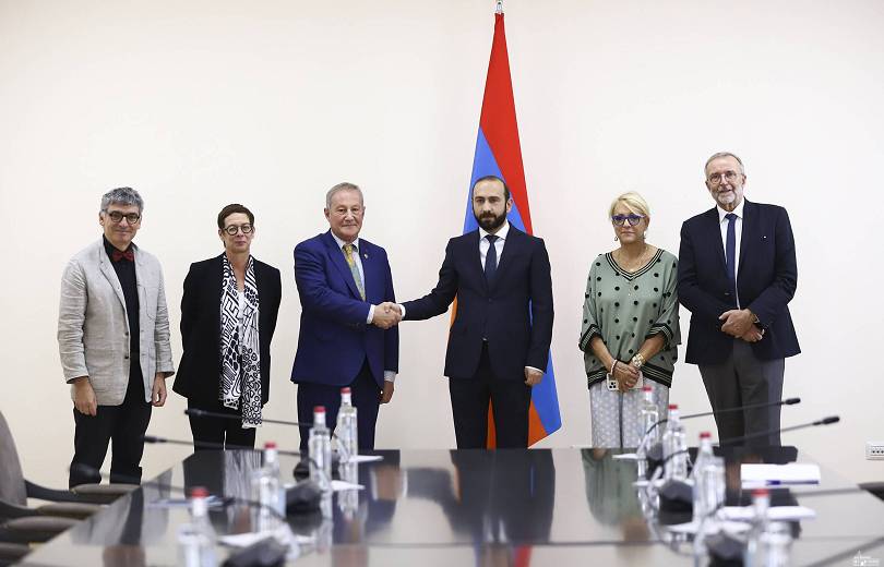 Միրզոյանն ընդունել է Ֆրանսիայի Սենատի Ֆրանսիա-Հայաստան բարեկամական խմբի նախագահին