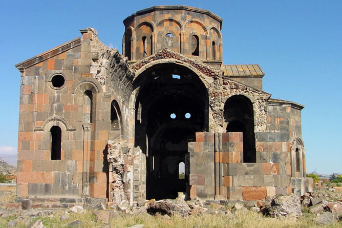 Մեկնարկել են Թալինի Կաթողիկե տաճարի վերականգնման շինարարական աշխատանքները