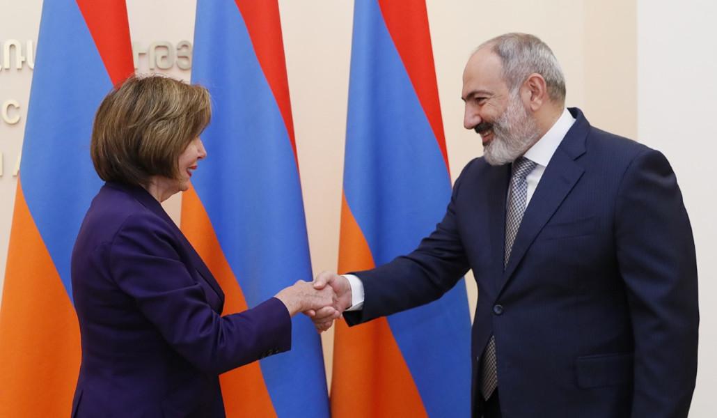 Փաշինյանը կոչ արեց Փելոսիի՝ Հայաստան այցին հակառուսական կոնտեքստ չտալ
