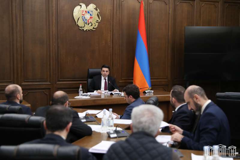 Ա․ Սիմոնյանի նախագահությամբ կայացել է ԱԺ խորհրդի նիստը
