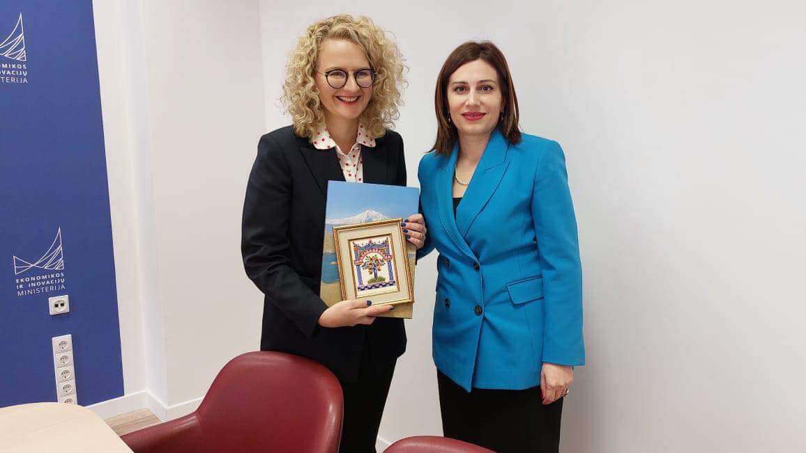 Ավանեսյանը հանդիպել է Լիտվայի էկոնոմիկայի և նորարարության նախարարի հետ
