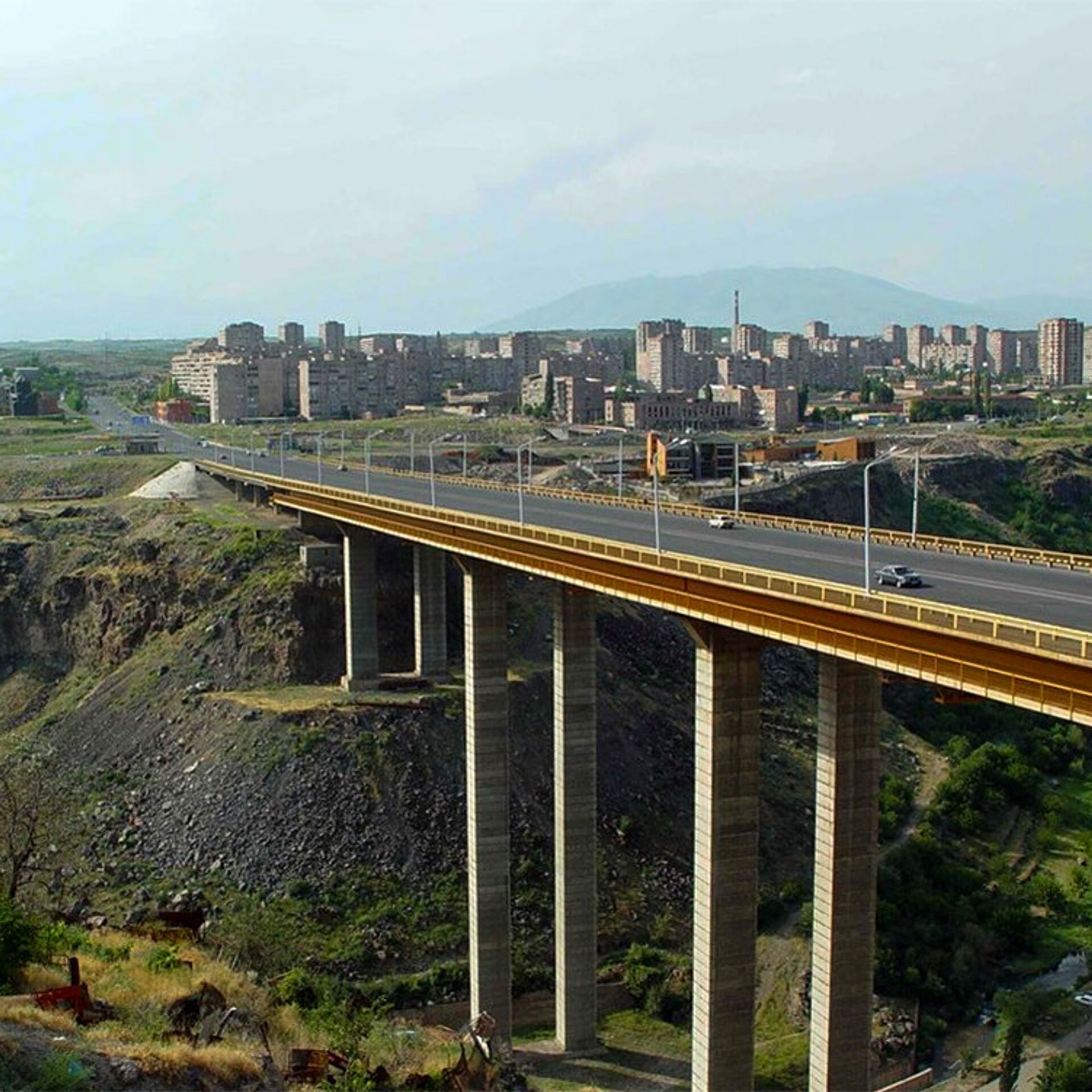 Դավթաշենի կամրջից երկու երիտասարդներ են նետվել