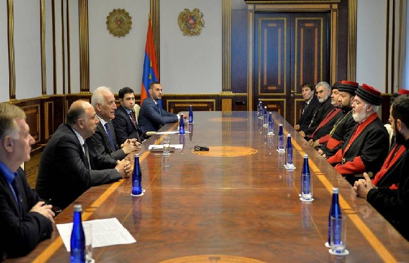 Վ. Խաչատուրյանն ընդունել է Արևելքի ասորական եկեղեցու պատվիրակներին
