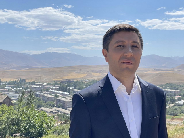 Սիսիանում «Ապրելու երկիր» կուսակցության ավագանու անդամները վայր են դնում մանդատները