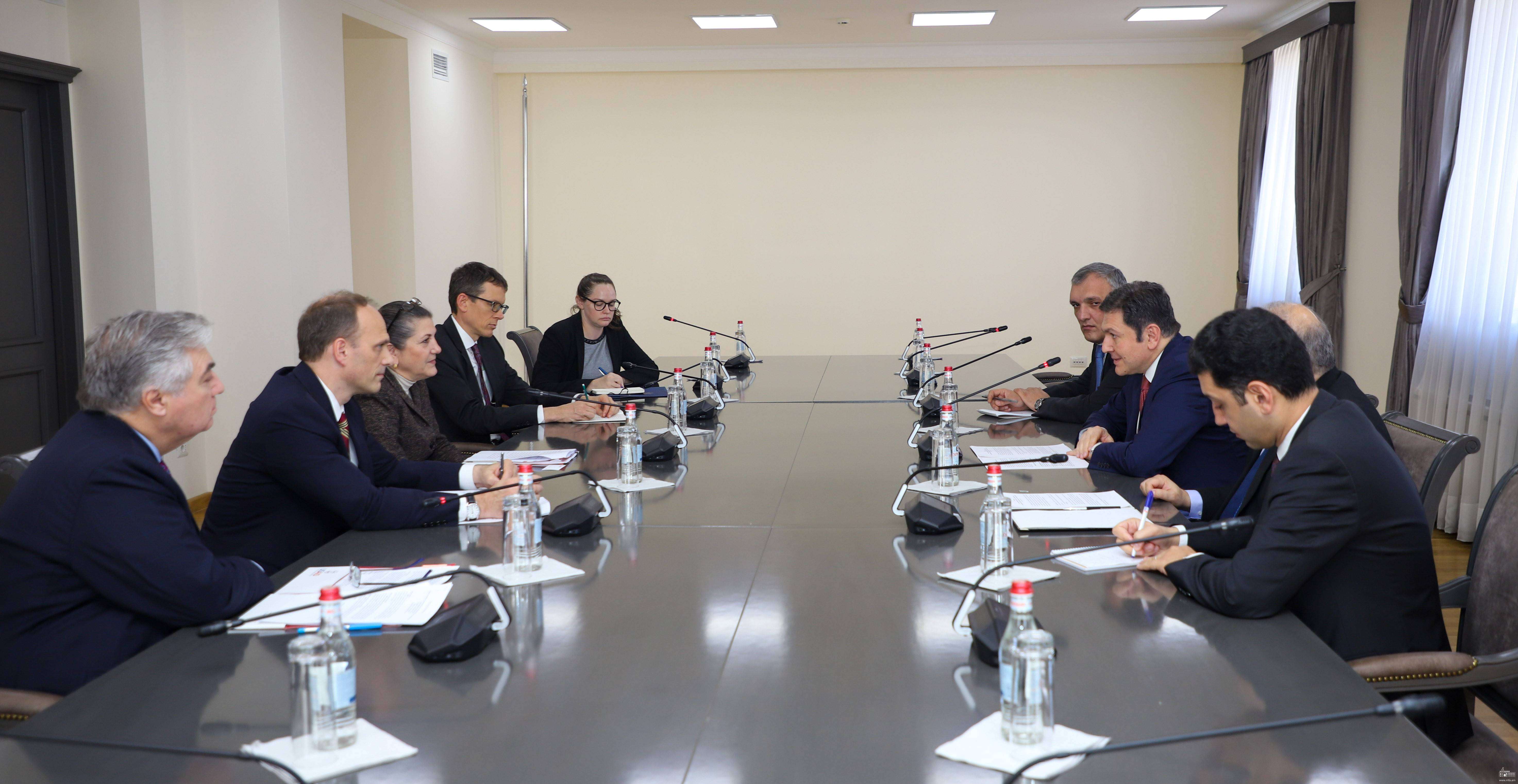ԱԳ փոխնախարարը հանդիպել է Է․ ՄըՔիի հետ 