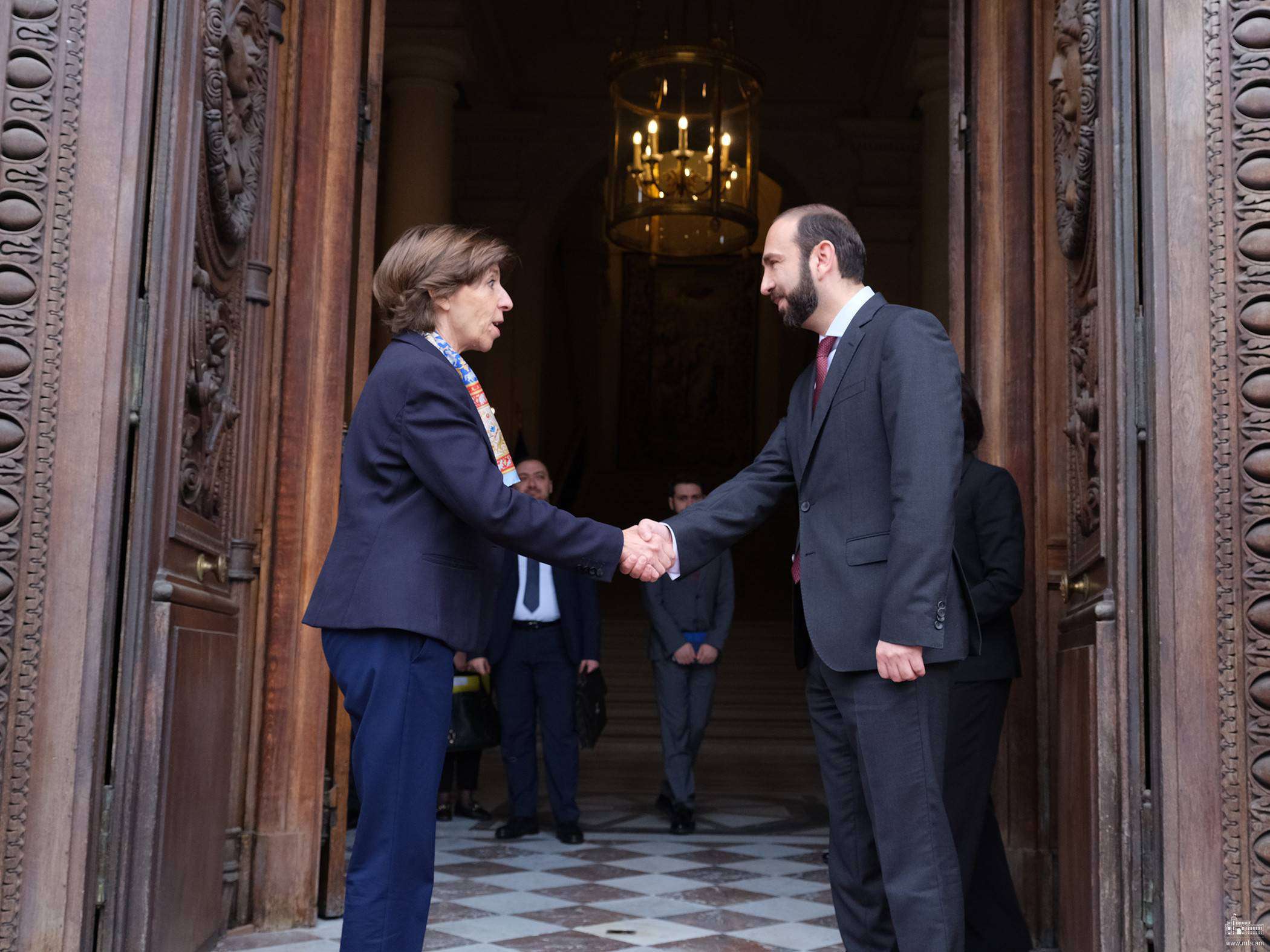 Միրզոյանի հանդիպել է Ֆրանսիայի ԱԳ նախարարի հետ