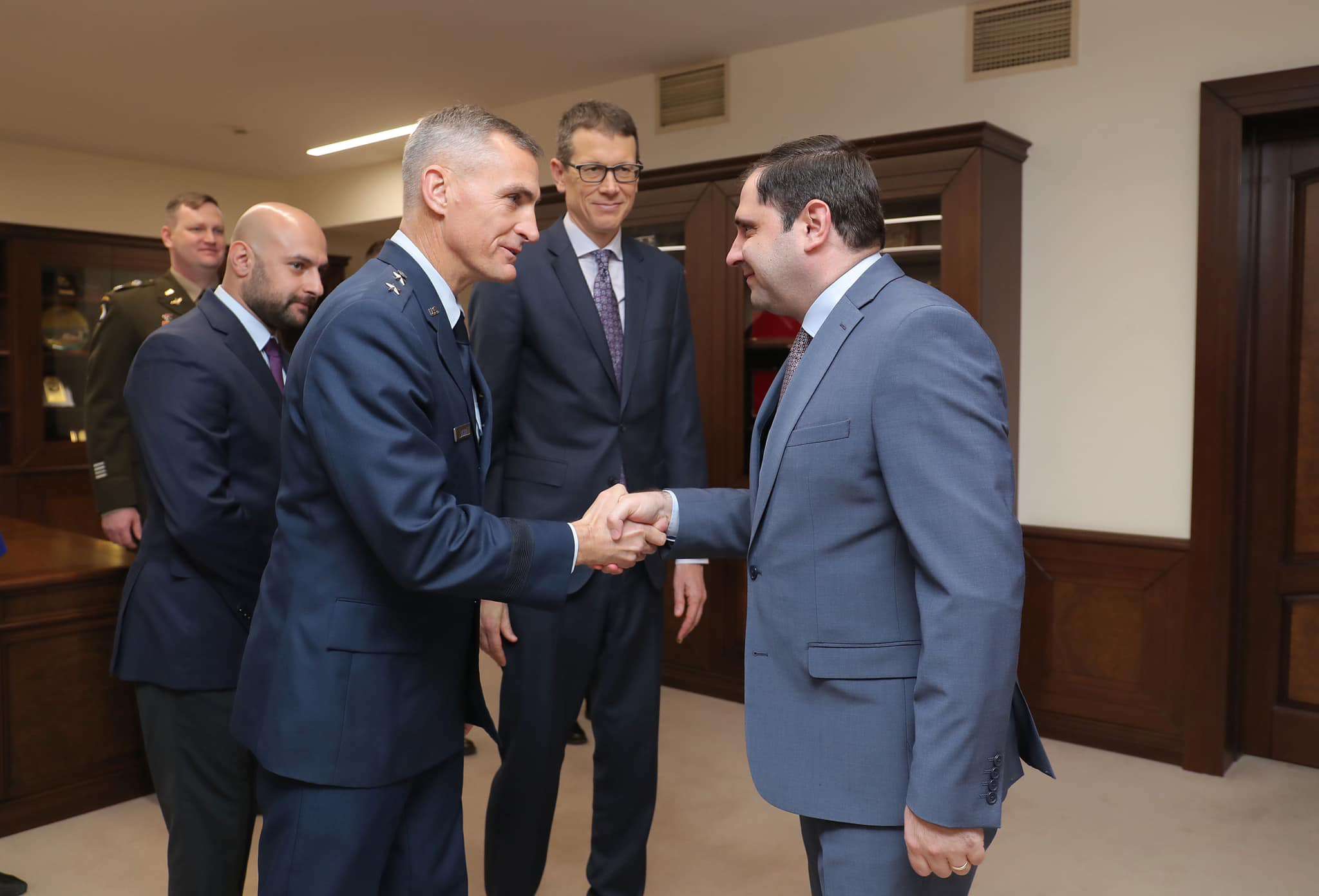 Ս․Պապիկյանն ընդունել է գեներալ-մայոր Դ․ Լասիկայի գլխավորած պատվիրակությանը