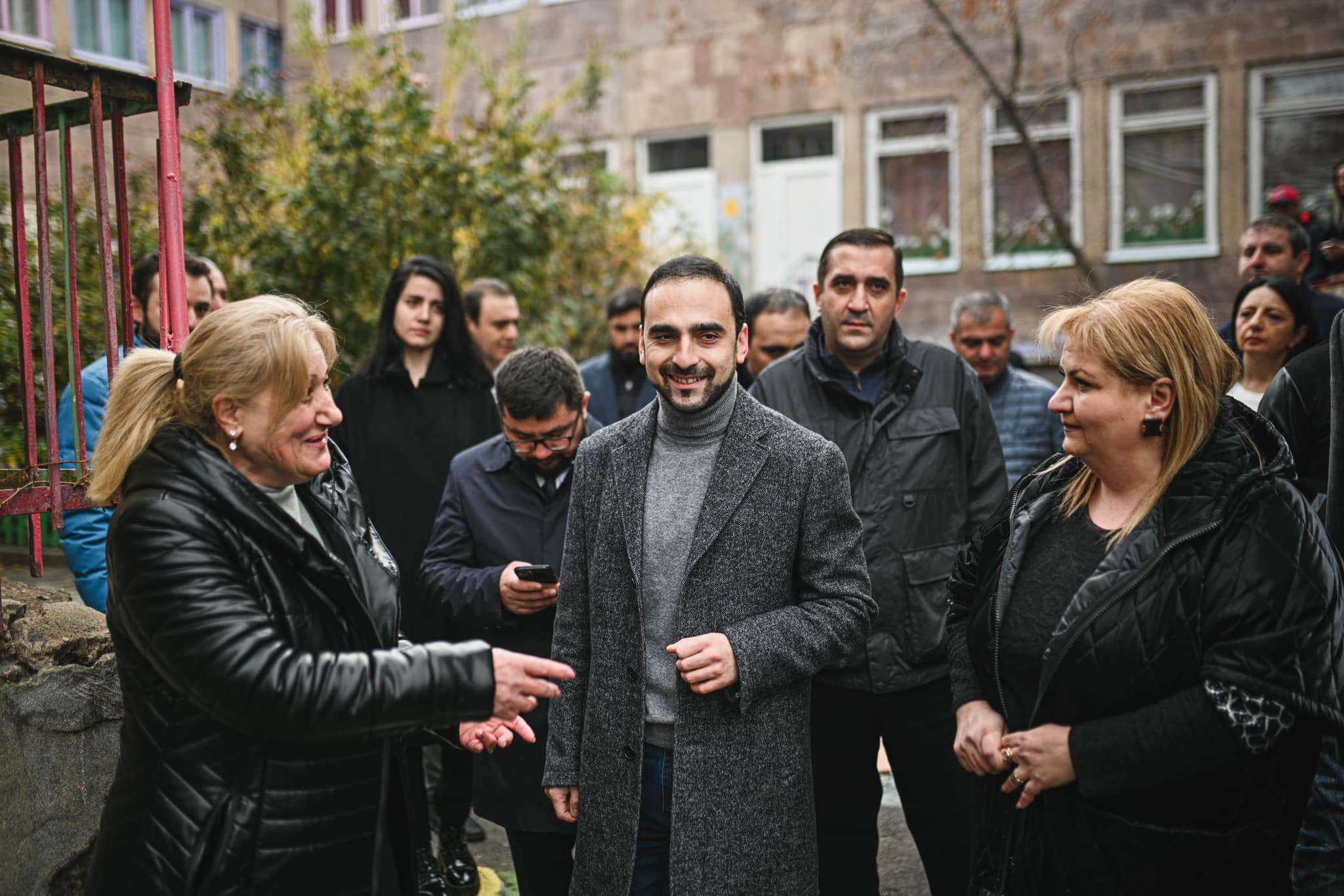 Էրեբունցիների առօրյա խնդիրները գրեթե չեն տարբերվում մյուս վարչական շրջանների բնակիչների խնդիրներից․ Ավինյան