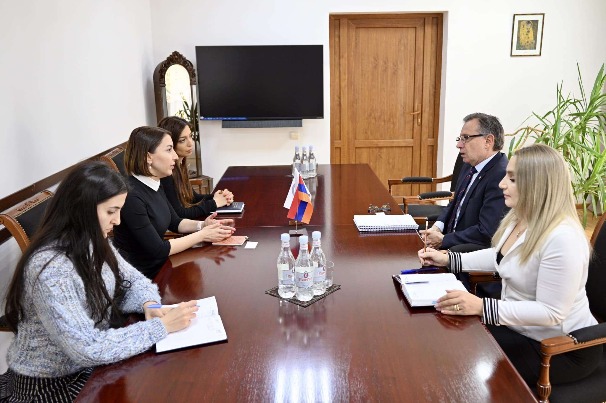 ՀՀ ՄԻՊ-ն ընդունել է ՀՀ-ում Ուրուգվայի Արևելյան Հանրապետության դեսպանին