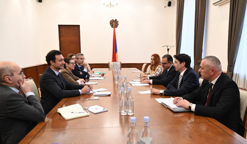 Ֆինանսների նախարարն ընդունել է Ֆրանսիայի դեսպանին