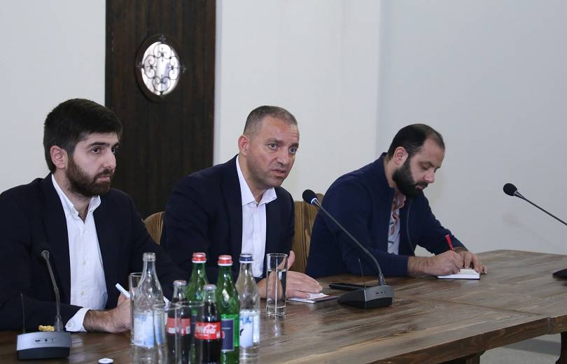 Վահան Քերոբյանն արտահանմամբ զբաղվողներին ներկայացրել է պետական աջակցության գործիքակազմը 