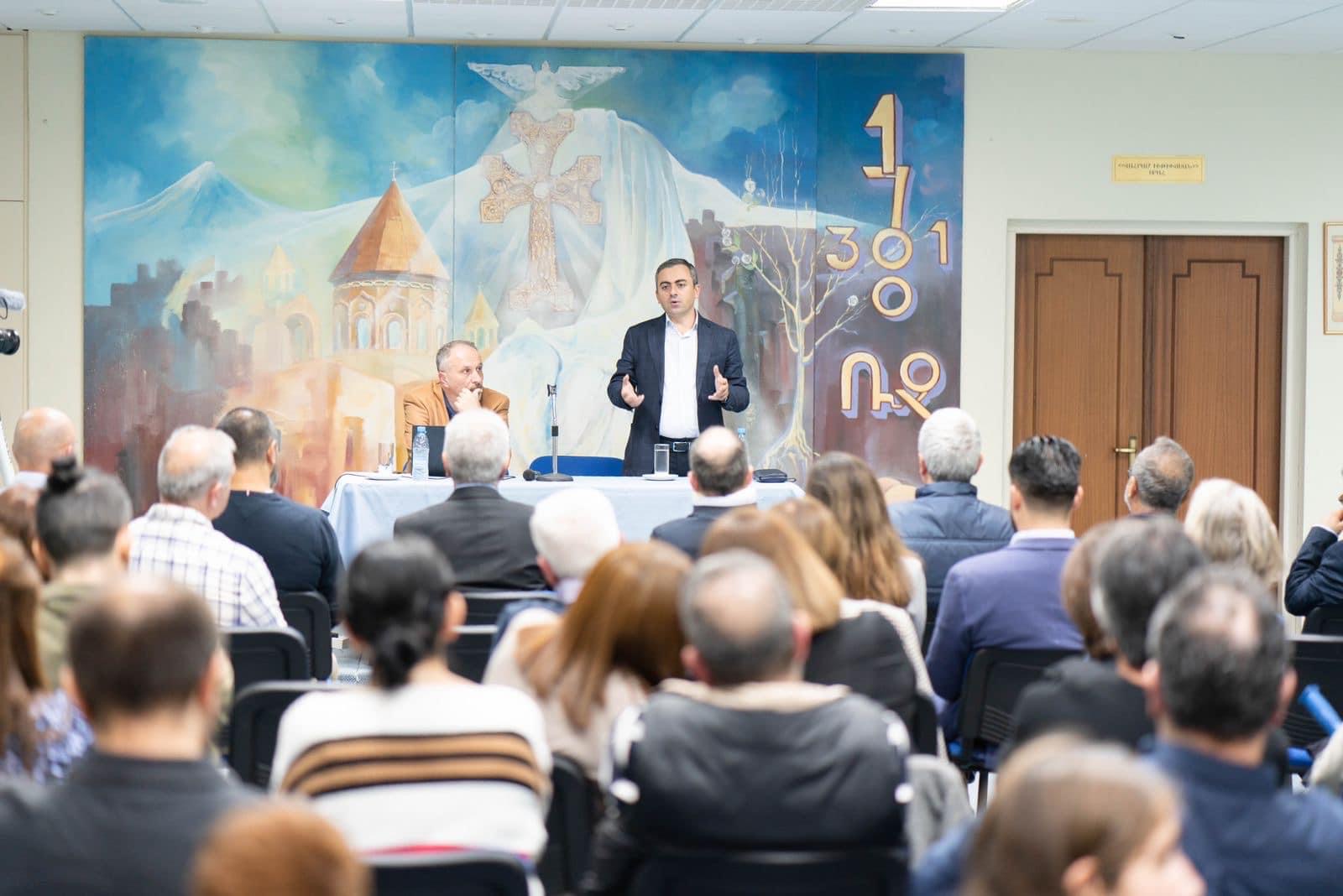 Պատասխանեցի Կիպրոսում բնակվող մեր հայրենակիցների բազում հարցերին. Իշխան Սաղաթելյան&nbsp;