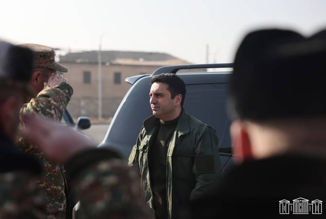 Ա․Սիմոնյանն այցելել է առաջնագծում մարտական հերթապահություն իրականացնող զինծառայողներին