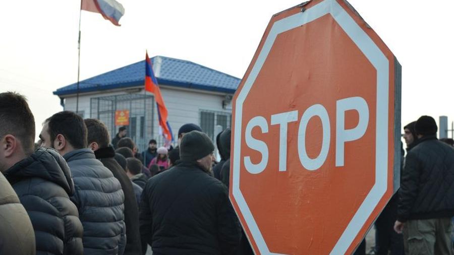 Արցախցիները ԱԺ նախագահից պահանջում են միանալ իրենց ակցիային