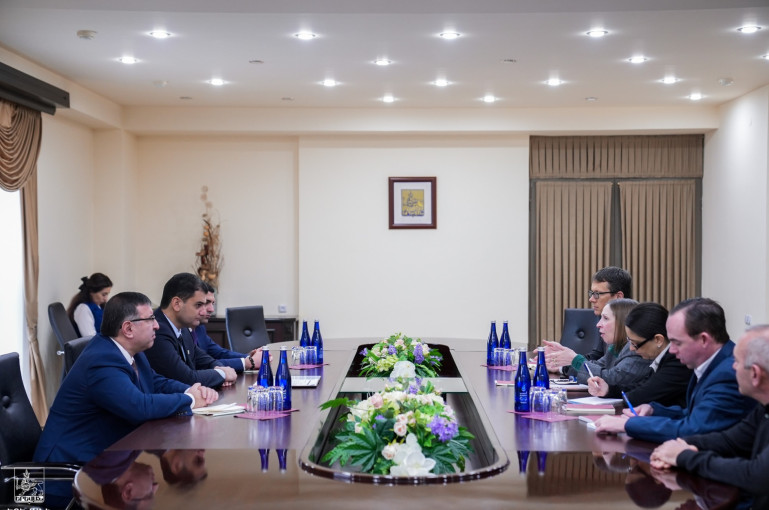 Երևանի քաղաքապետ Հ․Սարգսյանն ընդունել է ՀՀ-ում ԱՄՆ արտակարգ և լիազոր դեսպան Լ․Թրեյսիին