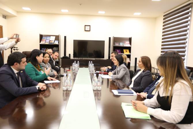 Ժ․Անդրեասյանը Նավառետեի հետ հանդիպմանը խոսել է ԼՂ-ի շրջափակման հետևանքով ստեղծված կրթական խնդիրների մասին