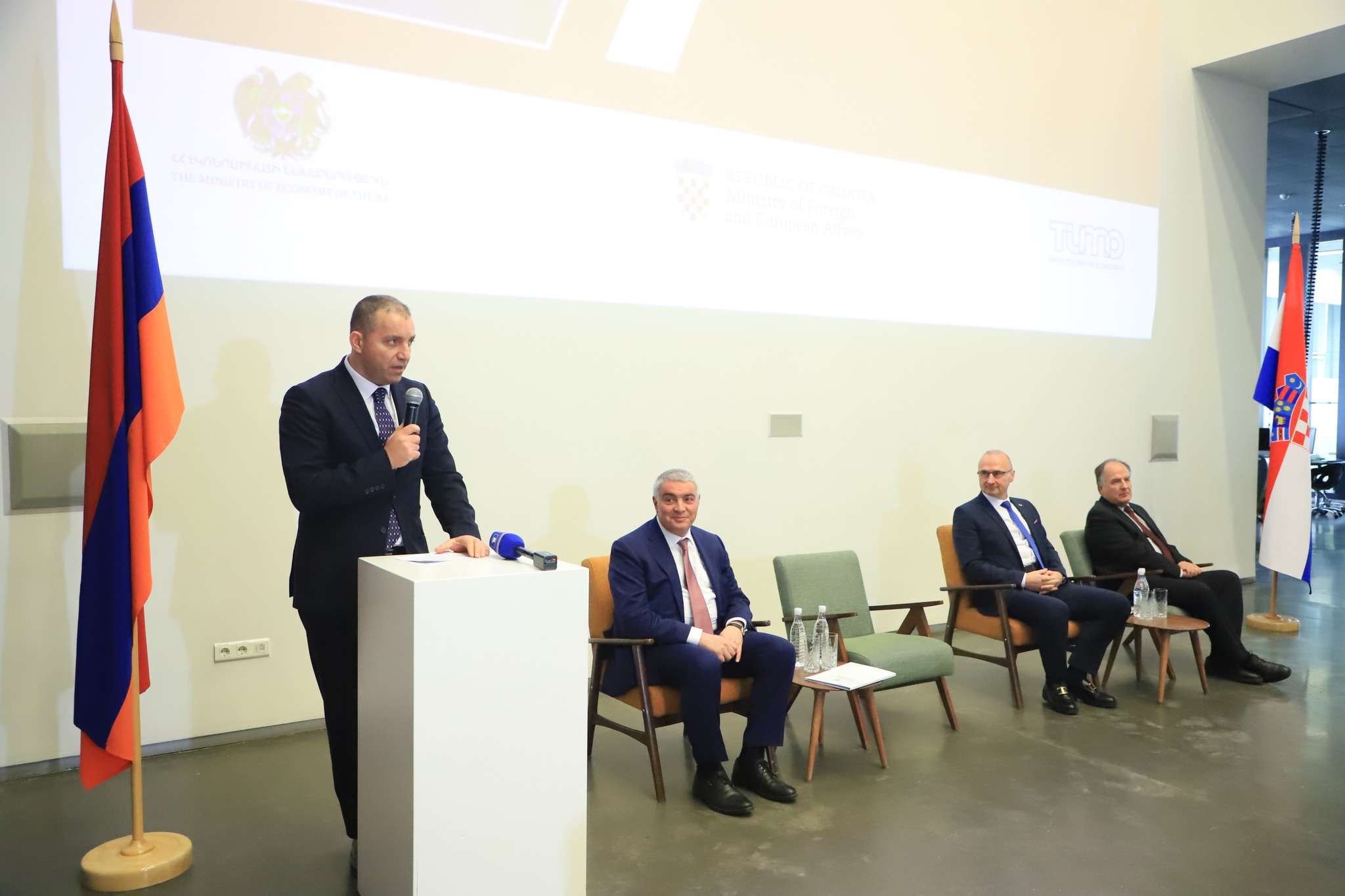 ՀՀ Կառավարությունը մեծ ջանքեր է ներդնում ՀՀ-ում բիզնես միջավայրի բարելավման ուղղությամբ․ Քերոբյան