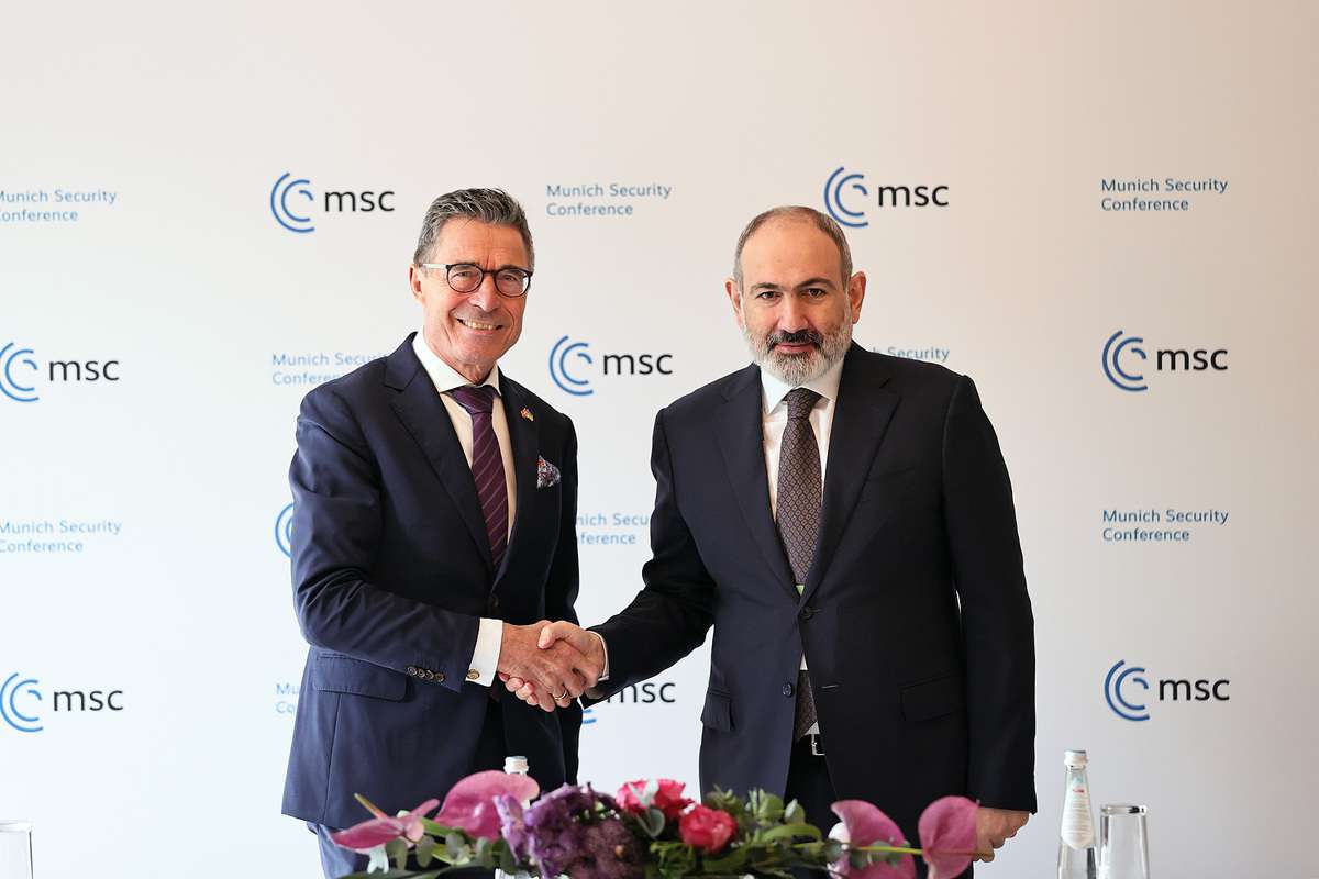 Փաշինյանը հանդիպել է ՆԱՏՕ-ի նախկին գլխավոր քարտուղարի հետ