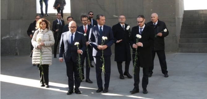 Իտալիայի մշակույթի նախարարն այցելել է Հայոց ցեղասպանության հուշահամալիր