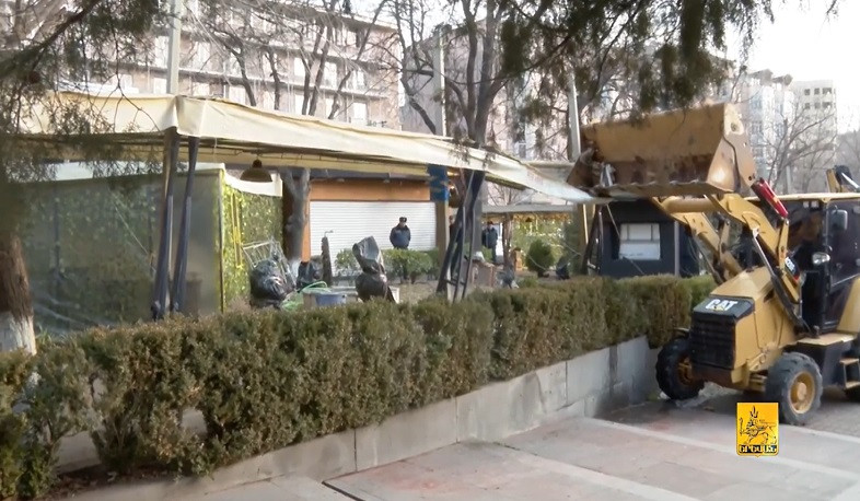 Օղակաձև զբոսայգում ապամոնտաժվում են ինքնակամ տեղադրված կրպակները և սրճարանները